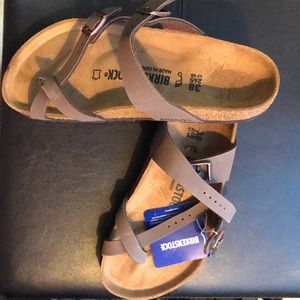 Sz38 Mocha Mayari Birkenstocks.